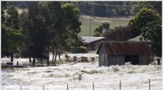 Aυστραλία: Χιλιάδες εγκαταλείπουν τα σπίτια τους λόγω πλημμυρών