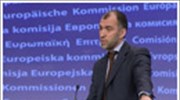Εντός ευρωζώνης θέλει την Ελλάδα η Κομισιόν