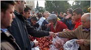 Σύνταγμα: Δωρεάν διανομή αγροτικών προϊόντων