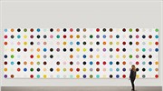 Οι «κουκίδες» του Damien Hirst στην Gagosian της Αθήνας
