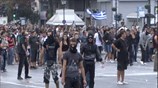 Πέτρες και χημικά στην πλατεία Συντάγματος