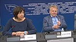 Ε.Κ.: Ο Ντ. Κον Μπεντίτ και η Ρ. Χαρμς για τις εκλογές στην Ελλάδα