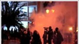 Reuters: Χρήση δακρυγόνων στην πορεία για το Πολυτεχνείο