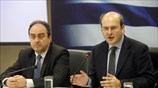 Την απελευθέρωση της λειτουργίας των μικρών καταστημάτων (έως 250 τμ) όλες τις ...