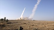 Ισραηλινός στρατιώτης παρακολουθεί εκτόξευση πυραύλου από το σύστημα αντιπυραυλικής άμυνας Σιδερένιος Θόλος. ...