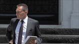 Ολοκληρώθηκε η συνάντηση του οικονομικού επιτελείου της κυβέρνησης με τον Πρωθυπουργό. Εξερχόμενος ...