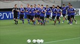 Στιγμιότυπο από την προπόνηση της Σαλκε ενόψει του αγώνα με τον Ολυμπιακό. ...