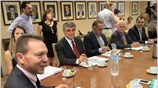 Δραματικές περικοπές δαπανών, ύψους 11,5 δισ. ευρώ, σε μισθούς, συντάξεις, λειτουργικές δαπάνες, ...