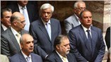 Ο πρώην πρωθυπουργός και βουλευτής της Νέας Δημοκρατίας Κώστας Καραμανλής (Δ) κατά ...