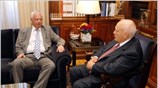 Ο Πρόεδρος της Δημοκρατίας Κάρολος Παπούλιας δεν απεδέχθη την παραίτηση που του ...