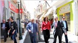 Η πρόεδρος της Δημοκρατικής Συμμαχίας, Ντόρα Μπακογιάννη, επισκέφτηκε τη Σητεία στην Κρήτη. ...