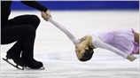 Η Vera Bazarova και ο Yuri Larionov, από τη Ρωσία, αγωνίζονται στο ...