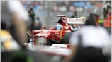 Ο οδηγός της Ferrari, Φερνάντο Αλόνσο, κατά τη διάρκεια των ελεύθερων δοκιμαστικών ...