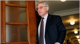 Τη μείωση της ετήσιας τακτικής χρηματοδότησης των κόμματων κατά 25%, τη δυνατότητα ...