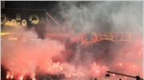 Τέσσερα άτομα συνελήφθησαν χθες το απόγευμα πριν από την έναρξη του ποδοσφαιρικού ...