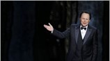 Ο Αμερικανός ηθοποιός Billy Crystal παρουσιάζει την 84η τελετή απονομής των βραβείων ...