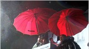 Εν μέσω καταρρακτώδους βροχής πραγματοποιήθηκε στην πλατεία Ομονοίας η συγκέντρωση του ΠΑΜΕ, ...