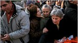 Σε αυτοσχέδια λαϊκή αγορά μετατράπηκε η πλατεία Συντάγματος, από παραγωγούς της Βοιωτίας. ...