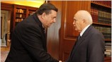 Τη φράση του Ορφέα από τα Αργοναυτικά, σύμφωνα με την οποία «πάσιν ...