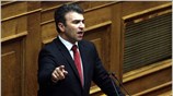Ο βουλευτής της Νέας Δημοκρατίας Χρήστος Ζώης μιλάει από το βήμα της ...