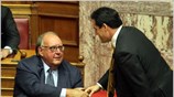 Ο αντιπρόεδρος της Κυβέρνησης Θεόδωρος Πάγκαλος σε χειραψία  με τον υφυπουργό ...