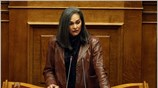 Η ανεξάρτητη βουλευτής, Σοφία Σακοράφα, κάλεσε τους βουλευτές του ΠΑΣΟΚ να θέσουν ...