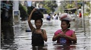 Τουλάχιστον εκατό άνθρωποι έχασαν τη ζωή τους μετά τις πλημμύρες τις οποίες ...