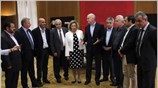 Την ανάγκη να συνεχιστεί η μάχη με τις «μεγάλες θυσίες του ελληνικού ...