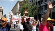 Με μεγάλη συμμετοχή -σύμφωνα με τους συνδικαλιστές- άρχισε σήμερα η 48ωρη γενική ...