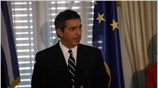 Ο νέος υπουργός Εκωτερικών Σταύρος  Λαμπρινίδης, κατά τη σημερινή πρώτη, από ...