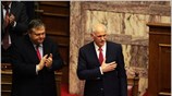 Με τις θετικές ψήφους 155 βουλευτών του ΠΑΣΟΚ έναντι 143 αρνητικών από ...