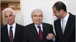 Θέματα που αφορούν τη διακυβέρνηση, το διαμοιρασμό της εξουσίας και την επικείμενη ...
