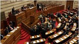 Υπερψηφίστηκε με 226 ψήφους υπέρ, εννέα κατά, εννέα παρών, ένα λευκό και ...