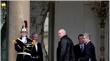 Ο πρωθυπουργός Γιώργος Παπανδρέου στην έκτακτη συνάντηση αρχηγών κρατών και κυβερνήσεων για ...