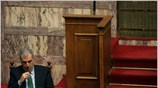 Ο υπουργός Μεταφορών Δημήτρης Ρέππας κατά τη διάρκεια της συζήτησης για το ...