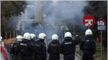 Σε περίπου δέκα προσαγωγές προχώρησε η Αστυνομία κατά τη διάρκεια των επεισοδίων ...