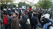 Επεισοδιακή ήταν η επιχείρηση απομάκρυνσης μεταναστών έξω από την Ύπατη Αρμοστεία του ...