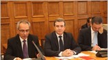 O υπουργός Περιφερειακής Ανάπτυξης και Ανταγωνιστικότητας, Μιχάλης Χρυσοχοϊδης, μιλώντας στη συνεδρίαση του ...