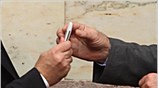 Ο υπουργός Οικονομικών Γιώργος Παπακωνσταντίνου κατέθεσε σήμερα στον Πρόεδρο της Βουλής Φίλιππο ...