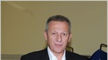«Ο ελληνικός λαός πρέπει να ορθώσει το ανάστημά του και να μην ...