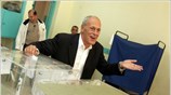 Ο υποψήφιος Περιφερειάρχης Αττικής Γιάννης Δημαράς, άσκησε το εκλογικό του δικαίωμα στο ...