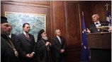 Θερμή υποδοχή επεφύλαξαν στον πρωθυπουργό στελέχη της ομογένειας και ο Αρχιεπίσκοπος Αμερικής ...