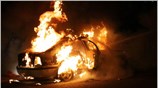 Ενα περιπολικό κάηκε μετά τα επεισόδια που σημειώθηκαν μεταξύ οπαδών του Παναθηναϊκού ...