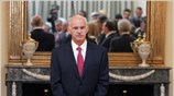 Ο πρωθυπουργός Γιώργος Παπανδρέου παρακολουθεί την τελετή ορκωμοσίας των νέων υπουργών και ...