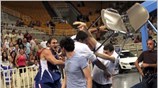 Θλιβερά επεισόδια μεταξύ των παικτών της Ελλάδας και της Σερβίας οδήγησαν σε ...