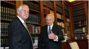 Την ανάγκη ανασυγκρότησης του πολιτικού συστήματος, «με όρους δημοκρατίας» και «αλλαγή του ...