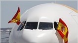 Το αεροπλάνο που μεταφέρει την ομάδα της Ισπανίας, η οποία στέφθηκε παγκόσμια ...