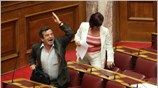 Στιγμιότυπο από τη συζήτηση των επίκαιρων ερωτήσεων στη Βουλή. Στη φωτογραφία ο ...