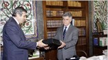 Στον πρόεδρο της Βουλής Φίλιππο Πετσάλνικο παραδόθηκε σήμερα το πόρισμα της Εξεταστικής ...