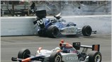 Ο E.J. Viso της ομάδας KV Racing Technology προσπερνά τον Raphael Matos ...